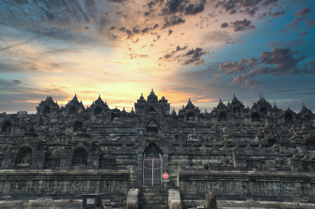 BOROBUDUR 4