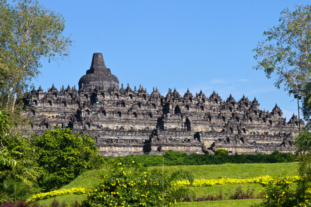 BOROBUDUR TEMPLE 2